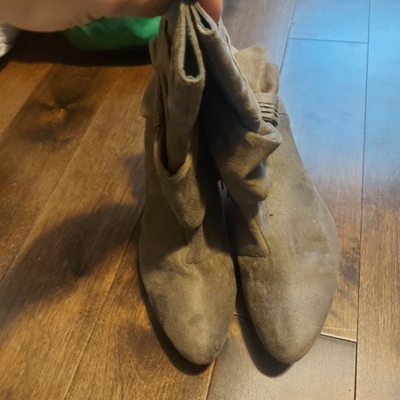 Boots - Picture 2 of 2